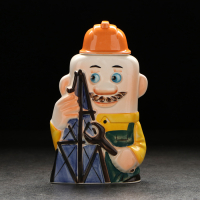 Штоф фарфоровый &laquo;Нефтяник. 4 сентября&raquo;, в упаковке книге