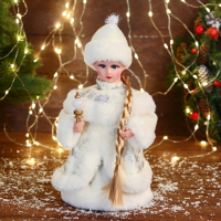 Снегурочка "В белой шубке с сердечком" двигается, 16х30 см Снегурочка "В белой шубке с сердечком" двигается, 16х30 см