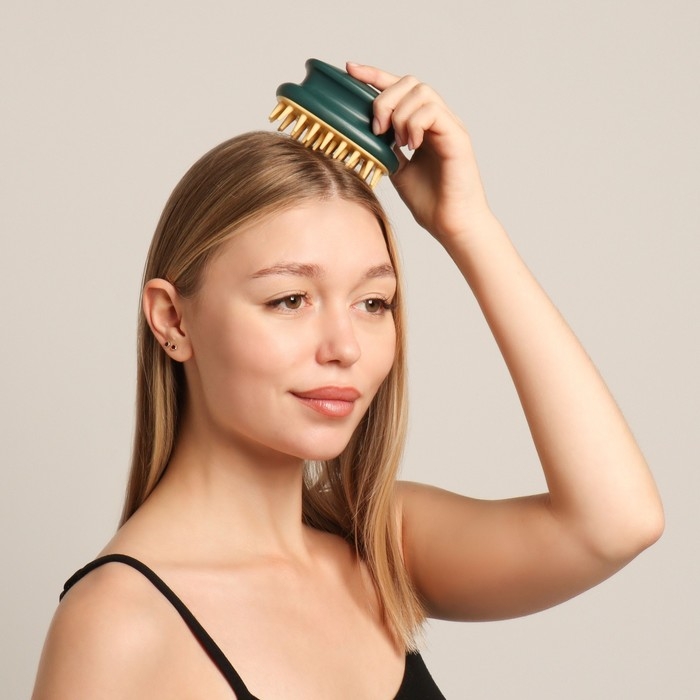 Щётка - массажёр для мытья головы, 10 × 6 × 6,2 см, в блистере, цвет МИКС Щётка - массажёр для мытья головы, 10 × 6 × 6,2 см, в блистере, цвет МИКС