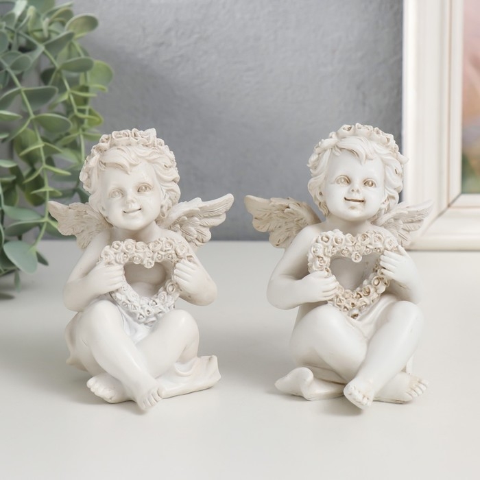 Сувенир полистоун Сувенир полистоун "Ангелочек с венком из роз в форме сердца" МИКС 11х9х8,4 см