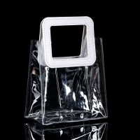 Пакет подарочный из ПВХ Белый 20 x 18 x 10 см Пакет подарочный из ПВХ Белый 20 x 18 x 10 см