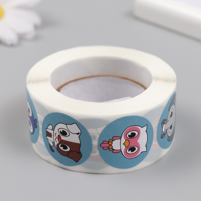 Наклейка бумага "Тропическая фауна" d=2,5 см 500 шт в рулоне 3х6,5х6,5 см