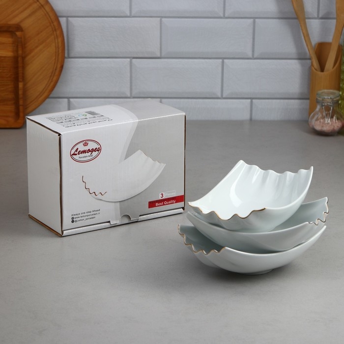 Набор пиал, 3 предмета, малые, золотая обводка, фарфор, Иран Набор пиал, 3 предмета, малые, золотая обводка, фарфор, Иран