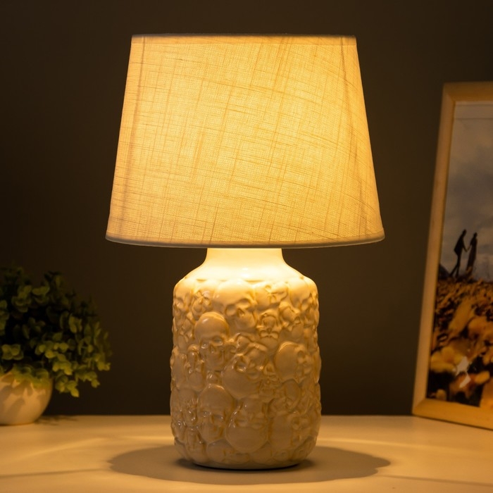 Настольная лампа Настольная лампа "Череп" Е14 40Вт 23х23х34,5 см RISALUX