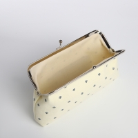 Косметичка на фермуаре, цвет бежевый Косметичка на фермуаре, цвет бежевый