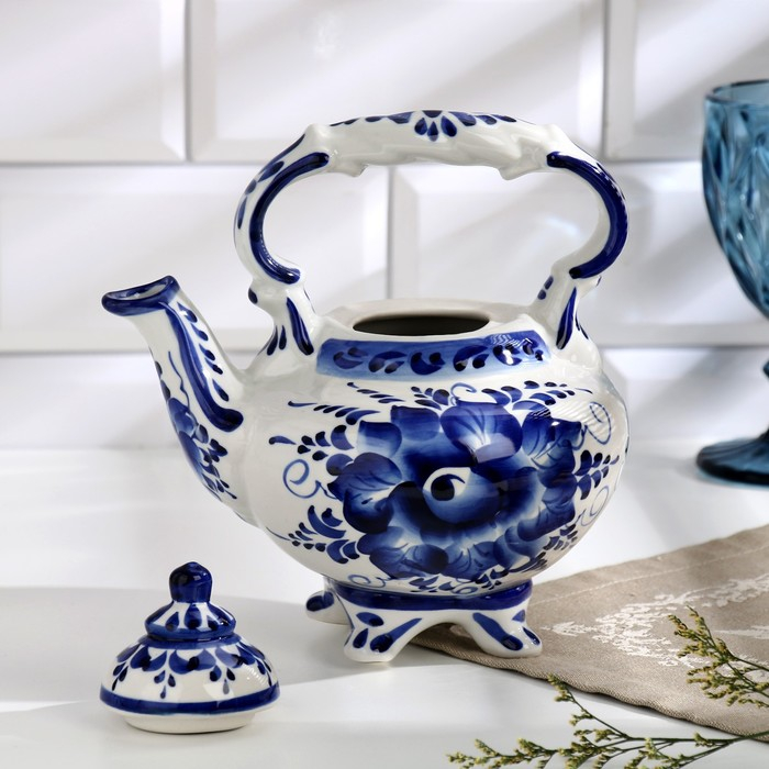 Чайник «Каприз», гжель Чайник «Каприз», гжель