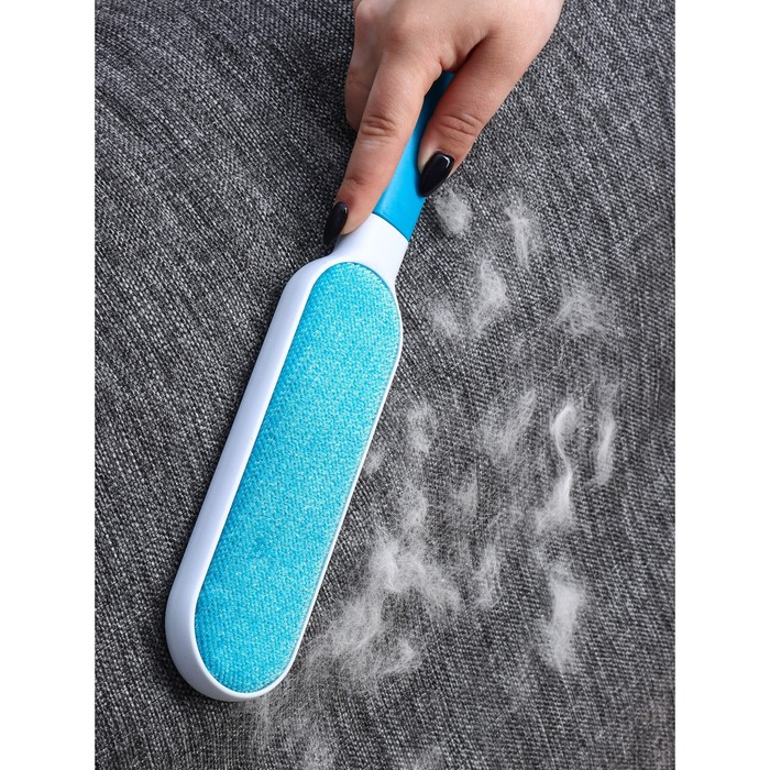 Щётка для удаления шерсти и волос с одежды и мебели с ручкой Доляна, 33&times;7,5&times;5 см, цвет синий