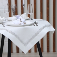 Скатерть Этель со стразами, 85 х 85 &plusmn;5 см, цвет белый, п/э