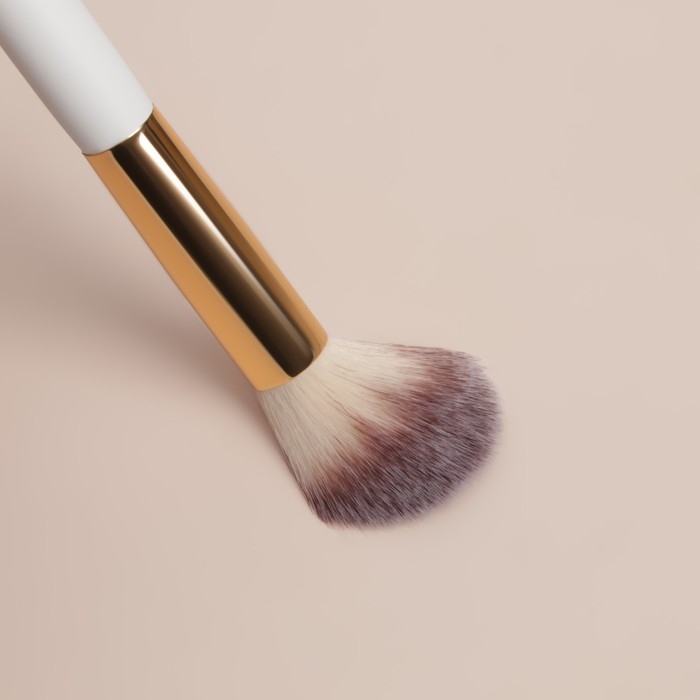 Кисть для макияжа &laquo;White&raquo;, 18 (&plusmn; 1) см, цвет белый