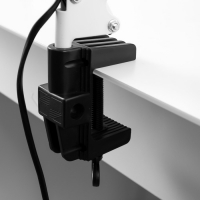 Настольная лампа на струбцине Е27 60Вт шнур 1,5м. Настольная лампа на струбцине Е27 60Вт шнур 1,5м.