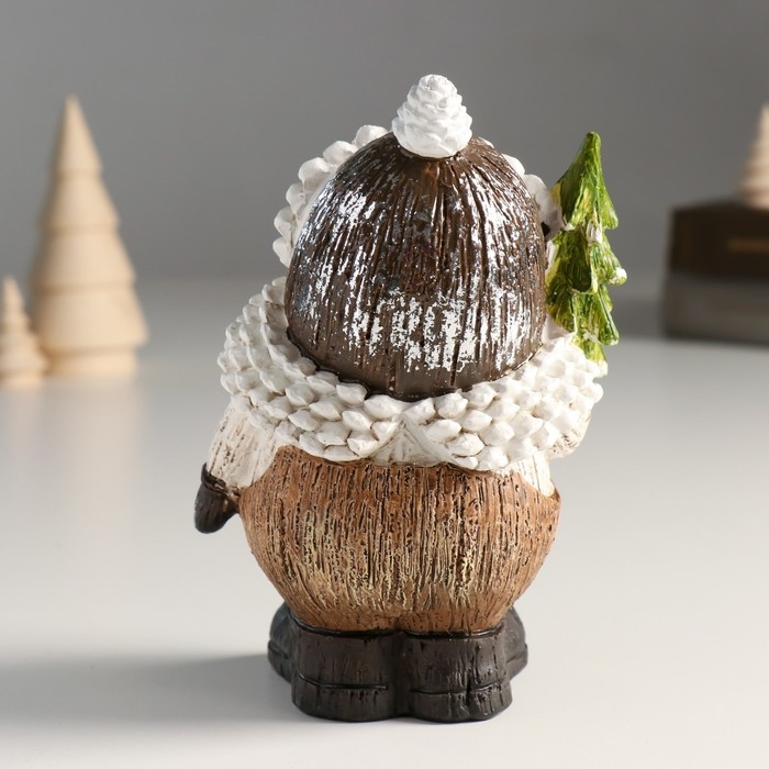 Сувенир полистоун "Дед Мороз в шапке-шишке, с елочкой" 9х7х15 см