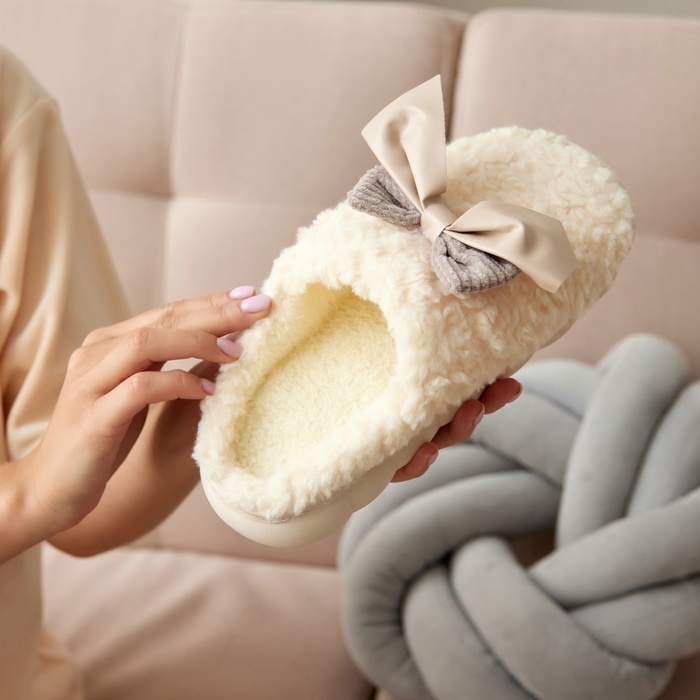 Тапочки женские, размер 40-41, цвет молочный Тапочки женские, размер 40-41, цвет молочный