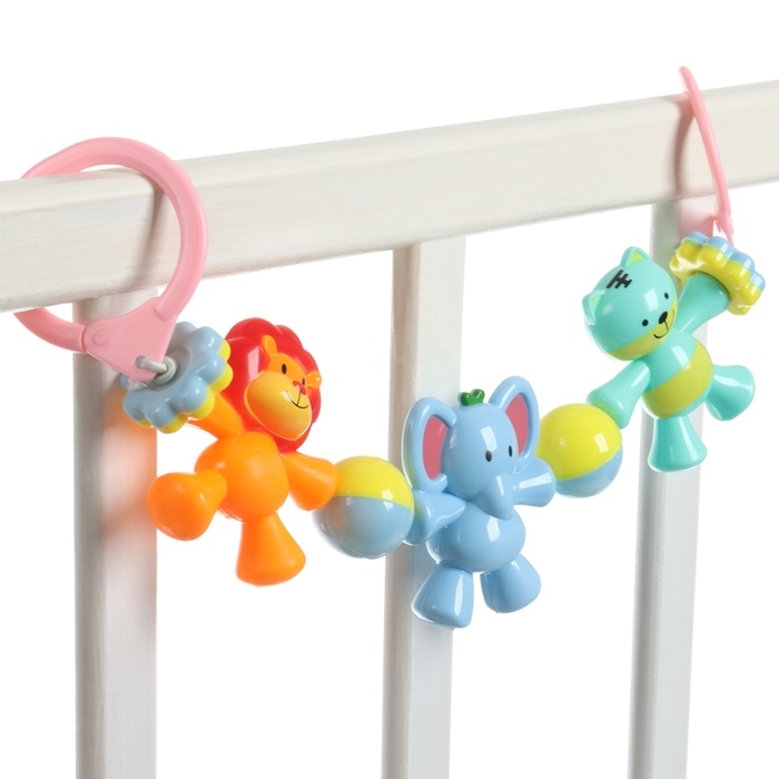 Растяжка на коляску/кроватку «Друзья», 3 игрушки с погремушками, цвет МИКС, Крошка Я Растяжка на коляску/кроватку «Друзья», 3 игрушки с погремушками, цвет МИКС, Крошка Я
