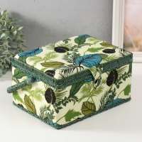 Шкатулка для рукоделия "Тропические листья на зелёном" 19х26х14,5 см Шкатулка для рукоделия "Тропические листья на зелёном" 19х26х14,5 см