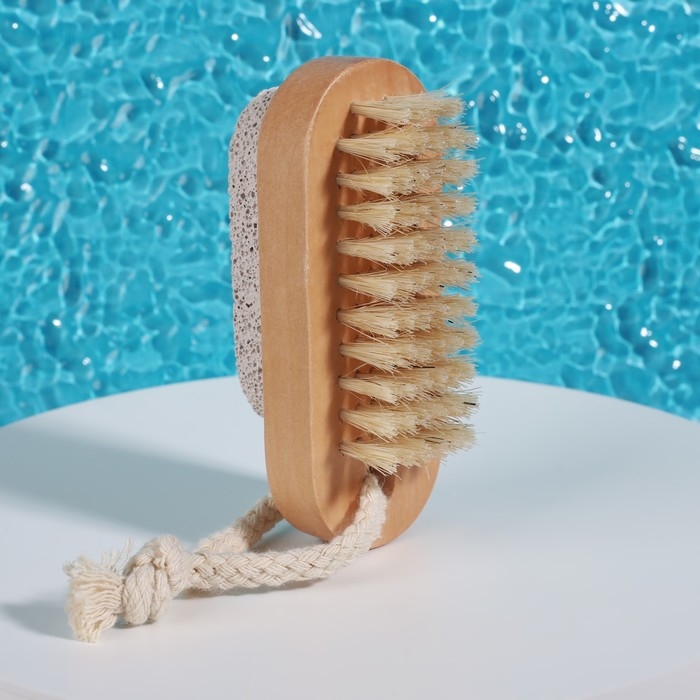 Пемза для педикюра с щёткой, с подвесом, натуральная щетина, 9,5 &times; 4 см, в коробке, цвет бежевый