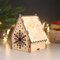 Новогодняя шкатулка-домик "Снежинка" 12х10х13,5 см (Новогодний набор 7 деталей) Новогодняя шкатулка-домик "Снежинка" 12х10х13,5 см (Новогодний набор 7 деталей)