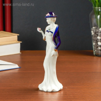 Сувенир "Мадмуазель с бутоном в ладонях" 20&times;7&times;7 см