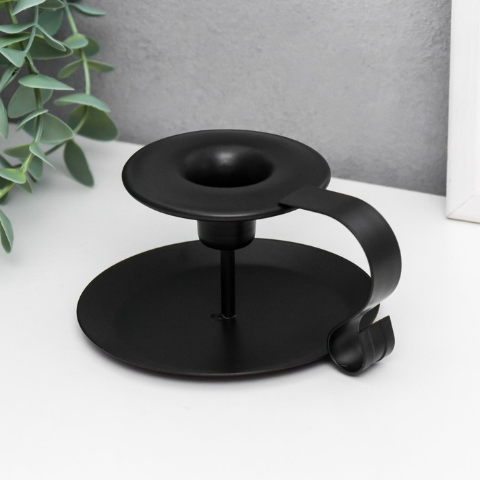 Подсвечник металл на 1 свечу с ручкой Подсвечник металл на 1 свечу с ручкой "Виток" чёрный 5,5х10,5х13,2 см