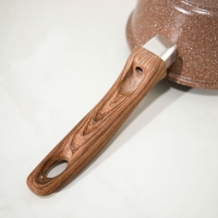 Ковш Доляна &laquo;Брауни&raquo;, 1,3 л, d=17 см, h=8,3 см, стеклянная крышка, антипригарное покрытие, индукция