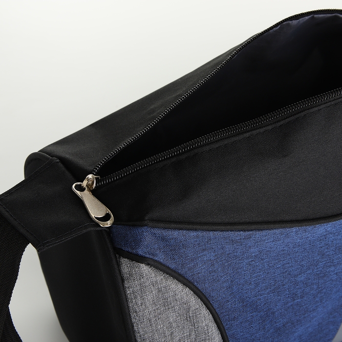 Сумка спортивная на молнии, регулируемый ремень, средний размер, цвет чёрный/синий Сумка спортивная на молнии, регулируемый ремень, средний размер, цвет чёрный/синий