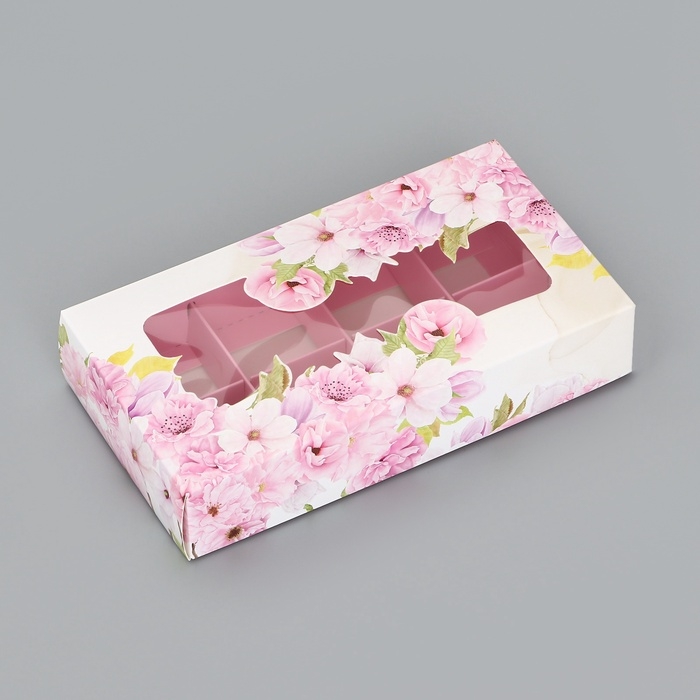 Коробка складная для 8 конфет Коробка складная для 8 конфет "Цветочки", 9,8 х 17,7 х 3,5 см. Кондитерская упаковка