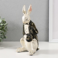 Сувенир полистоун "Белый заяц в смокинге с цилиндром" 11х11х24 см Сувенир полистоун "Белый заяц в смокинге с цилиндром" 11х11х24 см
