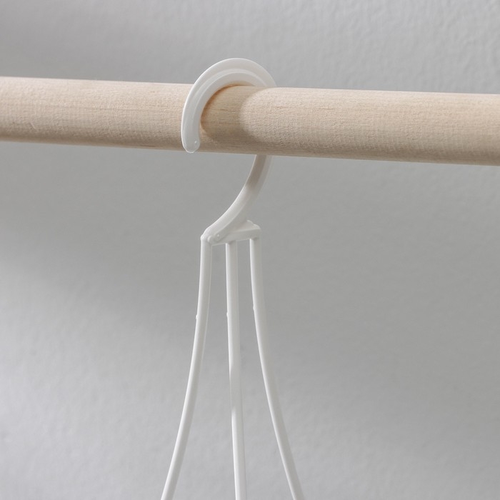 Кашпо для цветов подвесное «Грация», 4,5 л, пластик, цвет белый Кашпо для цветов подвесное «Грация», 4,5 л, пластик, цвет белый