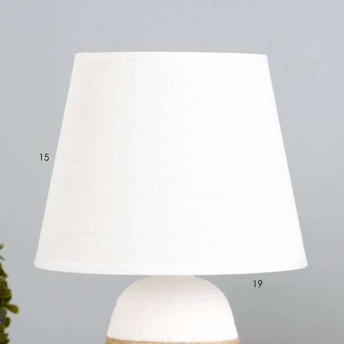 Настольная лампа "Ренди" Е14 40Вт белый 20х20х32 см RISALUX