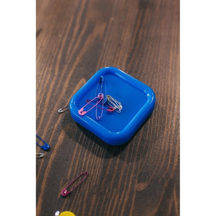 Игольница магнитная, 8,5 &times; 8,5 см, цвет МИКС