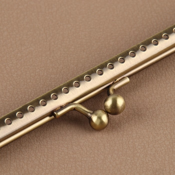 Фермуар пришивной &laquo;Прямоугольник&raquo;, 20 &times; 6 см, цвет бронзовый