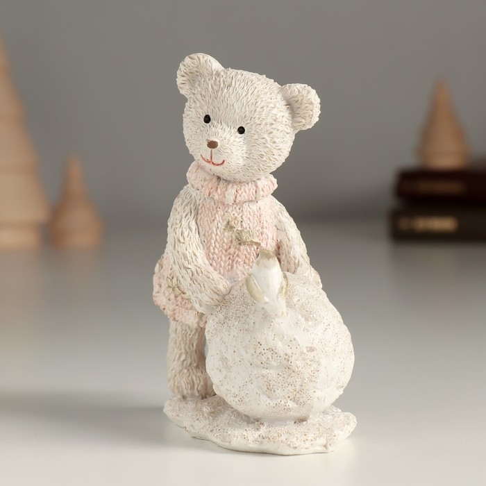 Сувенир полистоун Сувенир полистоун "Мишка с птицей на большом снежке" 7,5х5,5х10,5 см