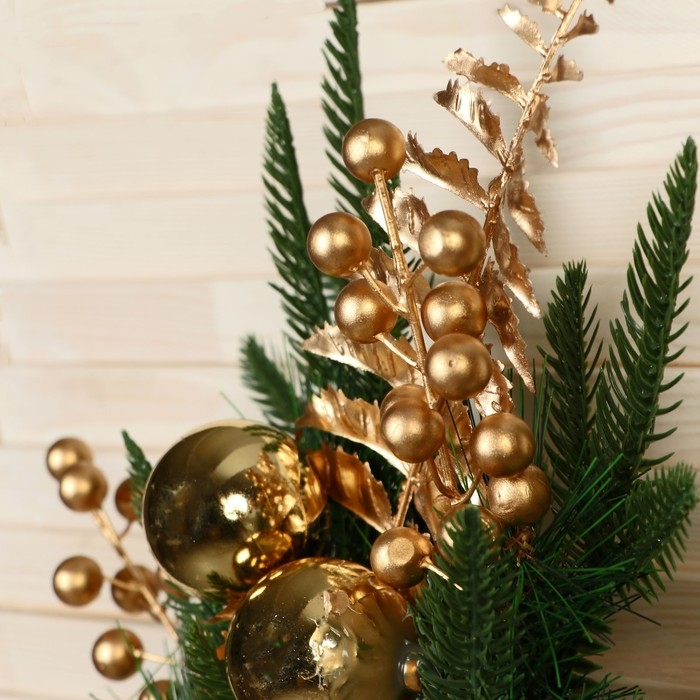 Композиция хвойная "Уютная сказка" 50 см, бант золото