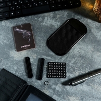 Подарочный набор "Настоящему мужчине" для автомобилиста, набор автоаксессуаров: коврик для телефона, ароматизатор, брелок Подарочный набор "Настоящему мужчине" для автомобилиста, набор автоаксессуаров: коврик для телефона, ароматизатор, брелок