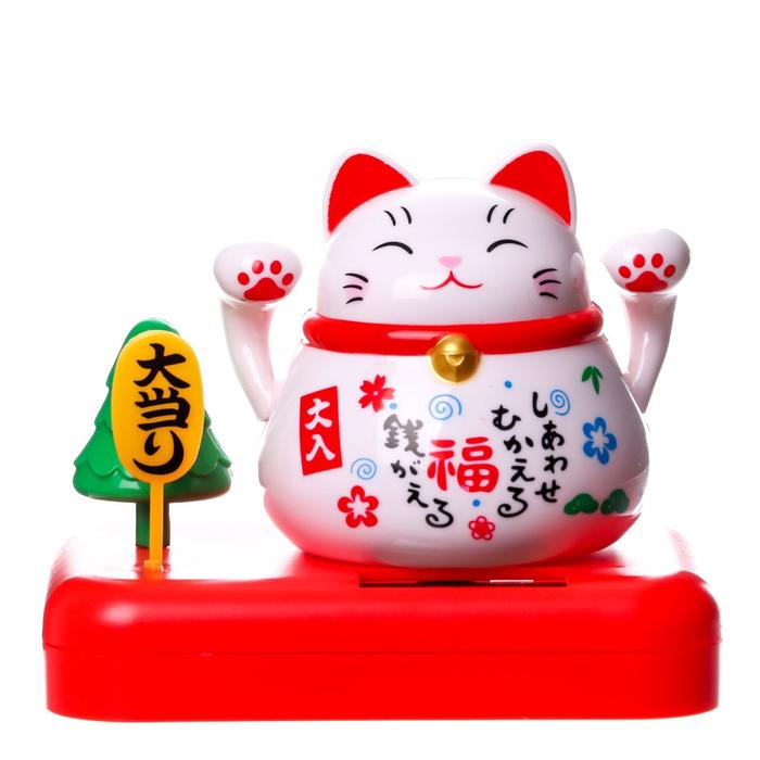 Маятник пластик от солнечной батареи "Кот Манэки-нэко с деревом" белый 8х10х6 см