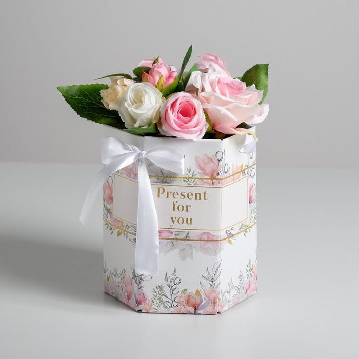 Переноска для цветов складная шестигранник «Present for you», 17 х 14,8 х 19,5 см Переноска для цветов складная шестигранник «Present for you», 17 х 14,8 х 19,5 см