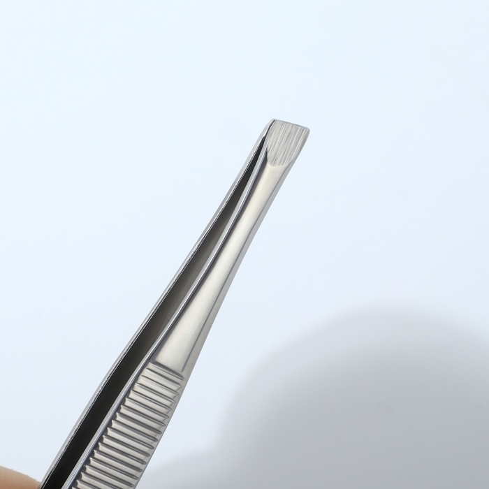 Пинцет скошенный ZINGER, узкий, 9 см, на блистере, цвет серебристый, B-158-S-SH Пинцет скошенный ZINGER, узкий, 9 см, на блистере, цвет серебристый, B-158-S-SH