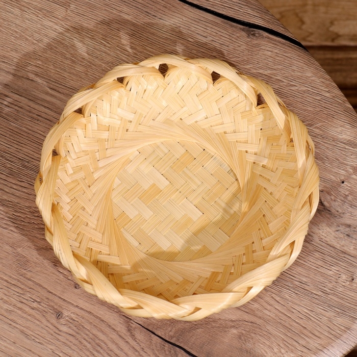 Корзинка плетёная, из бамбука 23х23х6 см