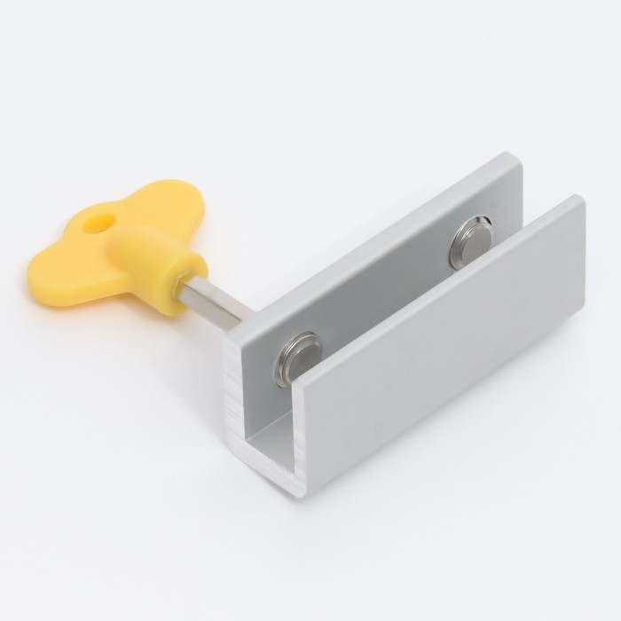 Блокиратор для окон и раздвижных дверей &laquo;Ключик&raquo;, под профиль 10 мм, 2 крепления, цвет желтый, Крошка Я