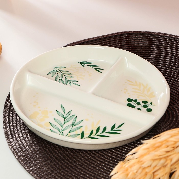 Менажница керамическая &laquo;Листья&raquo;, 21 см, цвет белый