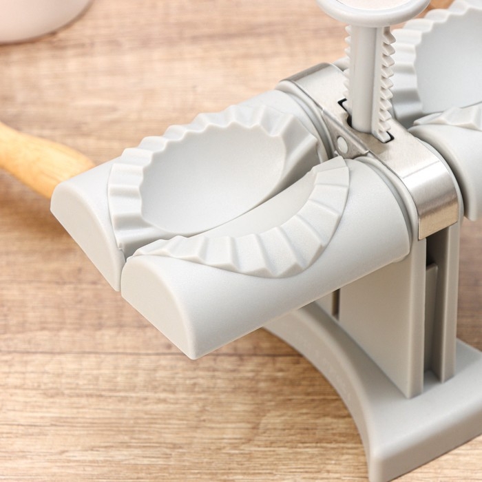 Машина для лепки пельменей и вареников, 20&times;12&times;17,5 см, диаметр внешний 8 см, внутренний 6 см