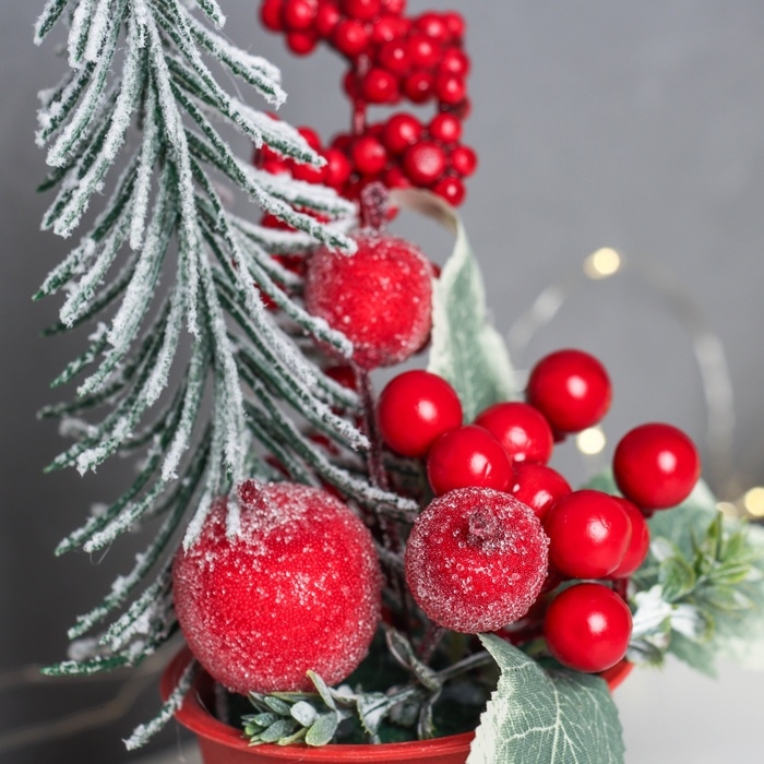 Декор Декор "Яркий праздник, в горшочке" ёлка ягодки, 20х7 см