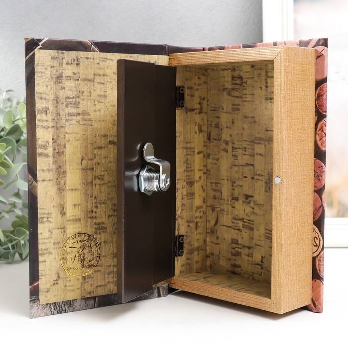 Сейф-книга дерево кожзам Сейф-книга дерево кожзам "Книга о вине" 21х13х5 см