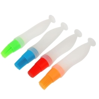 Кисть с резервуаром для масла и присоской Доляна &laquo;Фобос&raquo;, силикон, 17 см, цвет МИКС