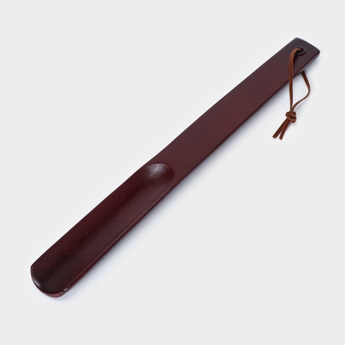 Ложка для обуви деревянная, с петелькой, 30&times;4 см, цвет коричневый