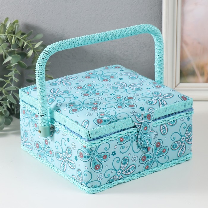 Шкатулка для рукоделия Шкатулка для рукоделия "Бабочки и цветочки на голубом" 20х20х11 см