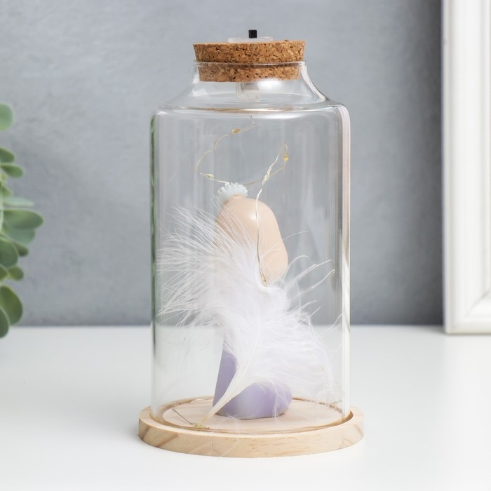 Сувенир полистоун световой "Девочка в капюшоне с цветком и пером" 10х10х17,5 см