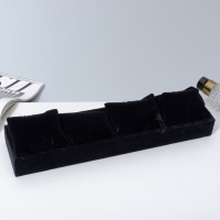 Подставка для часов, браслетов, флок, 4 места, 33×8×3,5 см, цвет чёрный Подставка для часов, браслетов, флок, 4 места, 33×8×3,5 см, цвет чёрный