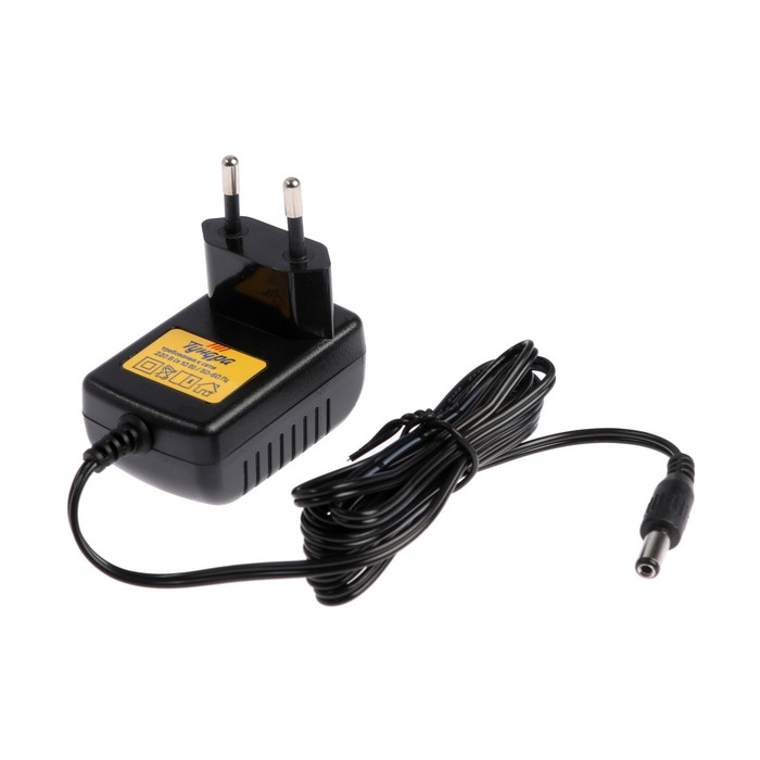 Шуруповерт ТУНДРА, патрон БЗ до 10 мм, подсветка, Li-ion 1300 mAh 12V, 550 об/мин, 18 Н*м Шуруповерт ТУНДРА, патрон БЗ до 10 мм, подсветка, Li-ion 1300 mAh 12V, 550 об/мин, 18 Н*м