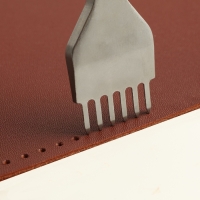 Набор строчных ромбовидных пробойников для кожи, шаг = 4 мм, 4 шт, цвет никель Набор строчных ромбовидных пробойников для кожи, шаг = 4 мм, 4 шт, цвет никель