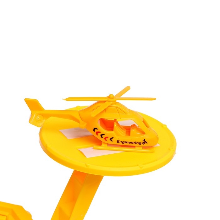 Парковка &laquo;Большая стройка&raquo;, с металлическими машинкой и вертолётом